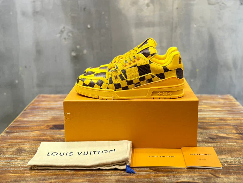 LV *Trainer